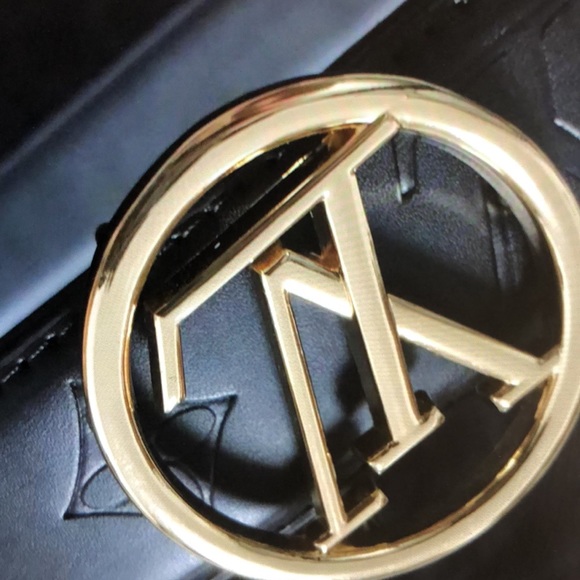 Louis Vuitton black belt - Picture 3 of 5